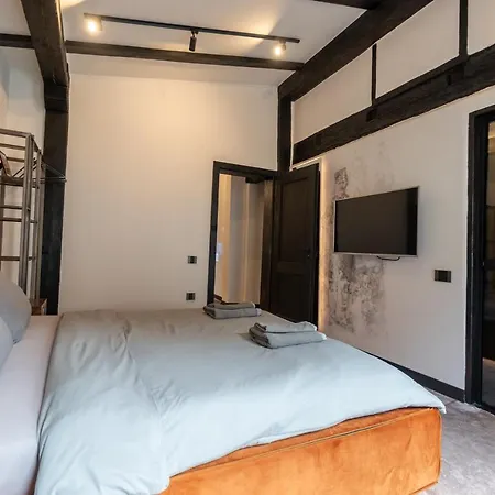 Bashtin Dom - Skabrin House Gæstehus