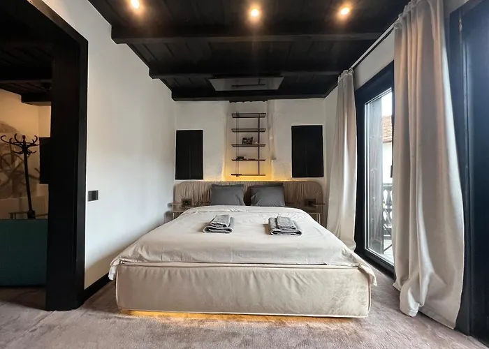 Bashtin Dom - Skabrin House 4*