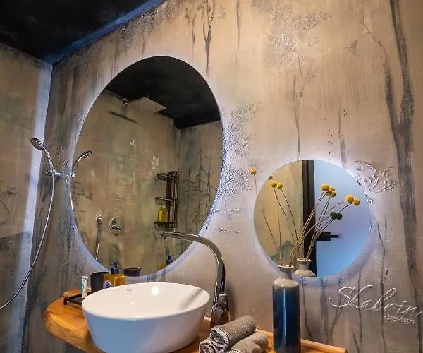 Gæstehus Bashtin Dom - Skabrin House