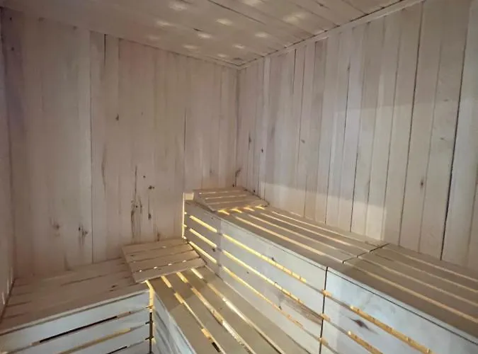 Bashtin Dom - Skabrin House 4*